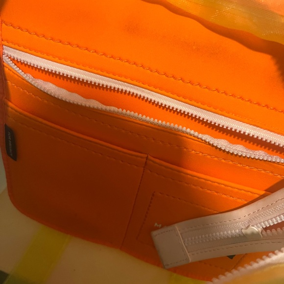 Marc Jacob’s Medium Tote Bag - Picture 3 of 5
